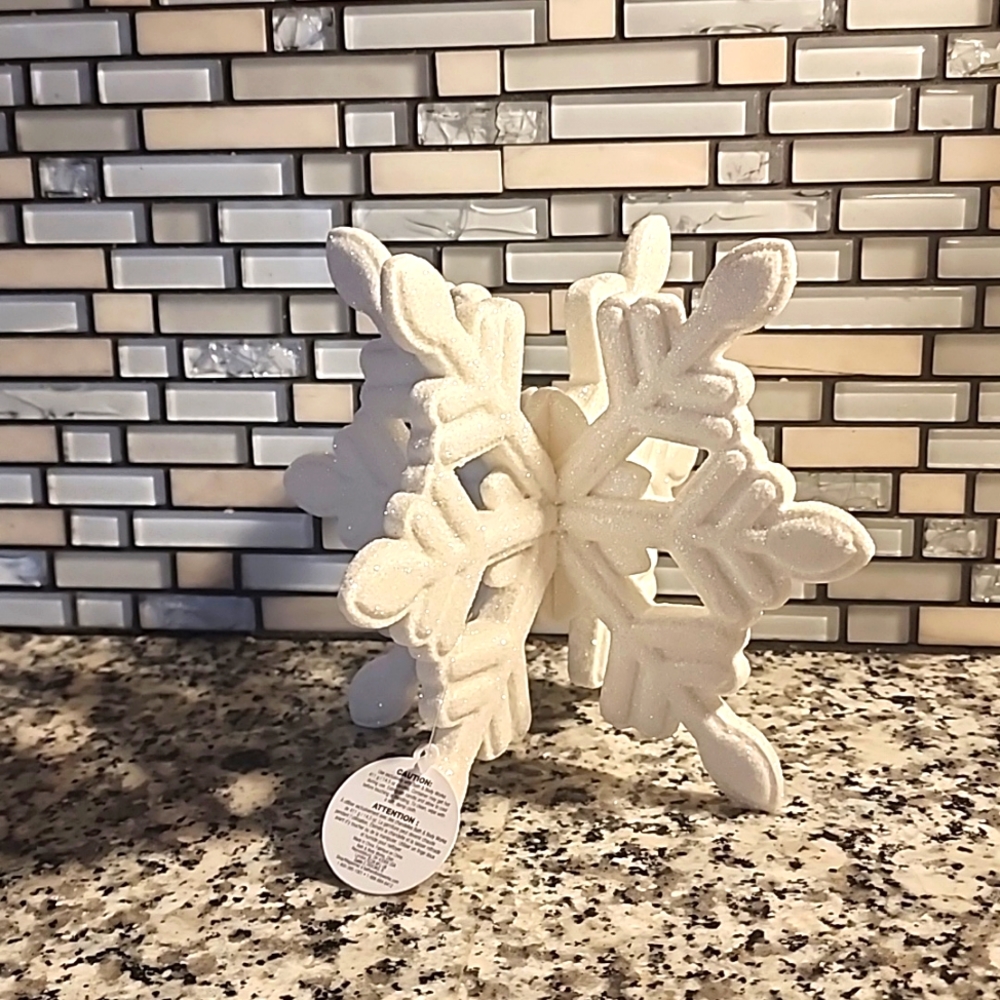 NWT Bath and body works glitter 3 wick snowflake candle holder